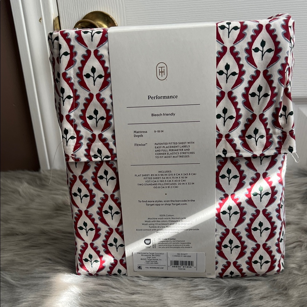 Threshold Performance Sheet Set - Burgundy and White - Picture 3 of 6